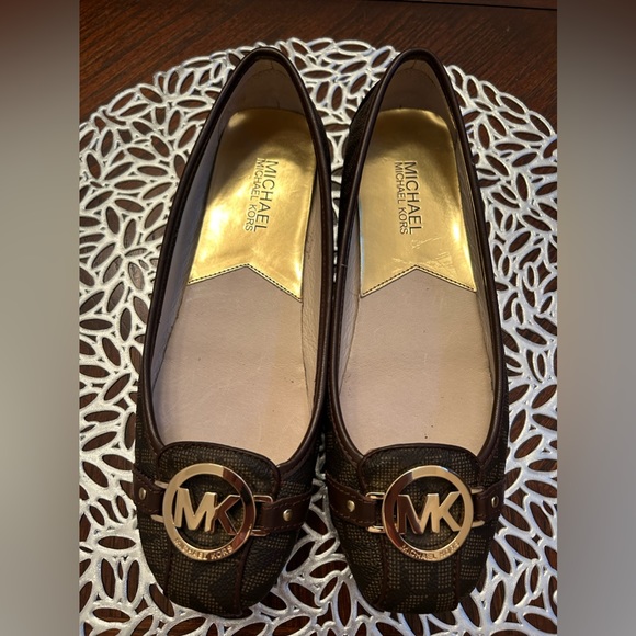Michael Kors Logo Moccasin Size 7.5 - Picture 1 of 6